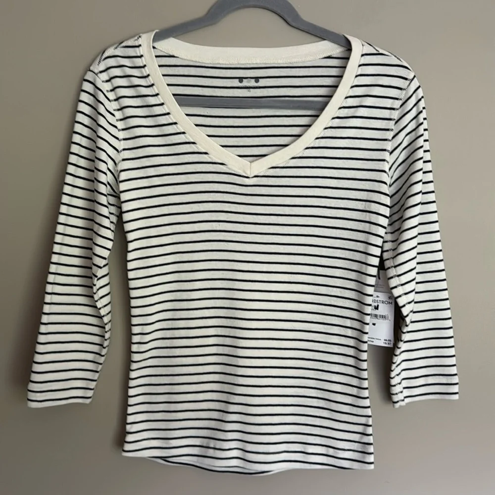 NWT- Three Dots vneck 3/4 sleeve striped shirt Egret & black striped, size XS - Picture 1 of 10